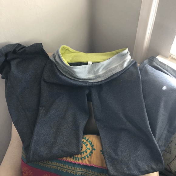 Lululemon yoga pants! - Picture 5 of 10